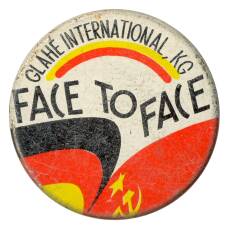 Значок СССР-ФРГ «Лицом к лицу»