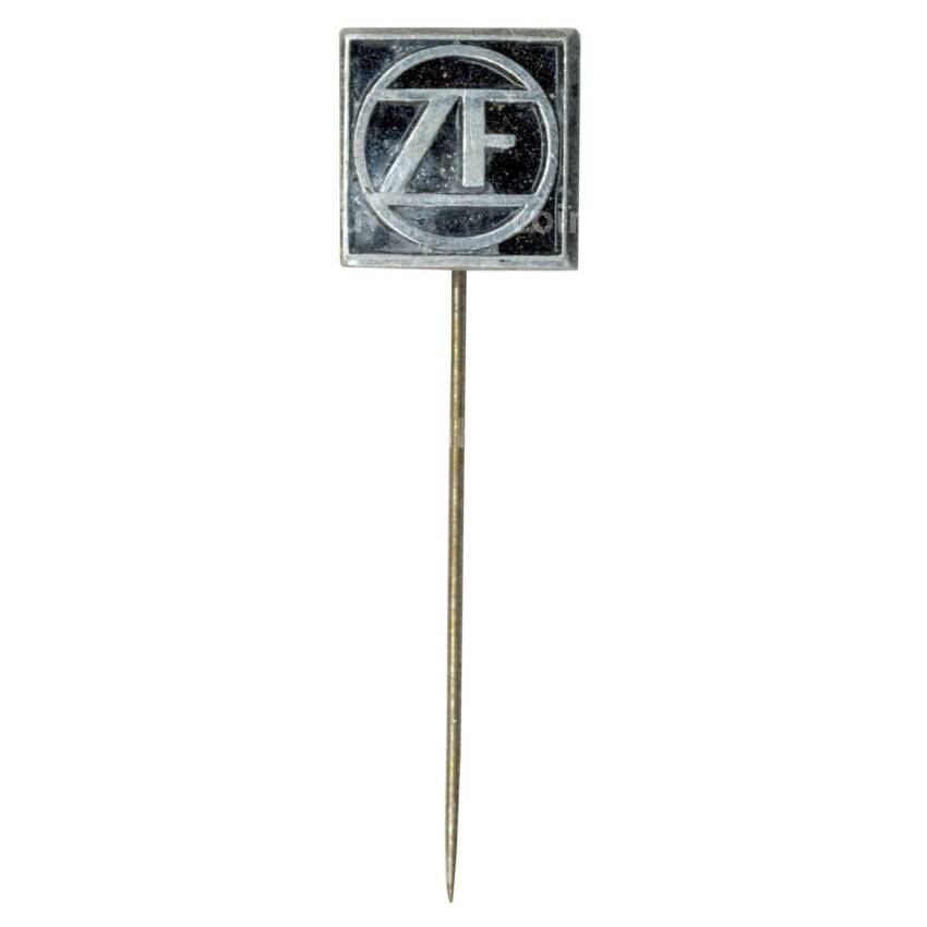 Значок рекламный Zahnrad Fabrik ZF (Германия)