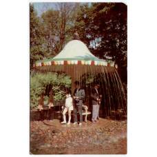 Открытка Петродворец — Фонтан-шутиха «Зонтик»