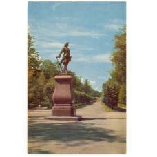 Открытка Ленинград — Петродворец.  Статуя Петра I