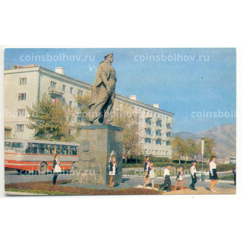 Открытка Новороссийск — Памятник «Неизвестному матросу»