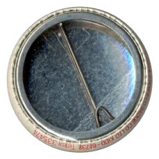 Значок рекламный «Lips» (вид 2)