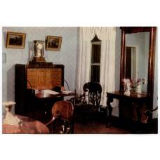 Открытка Орел — Государственный музей И.С. Тургенева. Интерьер угловой гостиной.