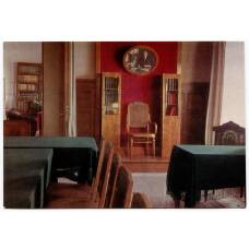 Открытка Москва — Кресло В.И. Ленина в зале заседаний Совета народных комиссаров.