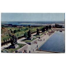 Открытка Волгоград — Мамаев курган. Площадь Героев.