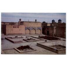 Открытка Хива — Ичан-кала. Древняя часть города Куня-Арк. Внутренний двор дворца-крепости.