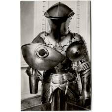 Открытка Эрмитаж — Рыцарский зал. Доспех для состязаний на конях XV-XVI века. Германия