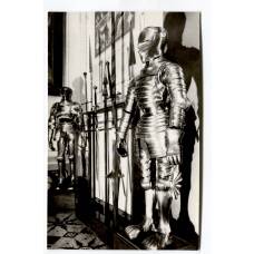 Открытка Эрмитаж — Рыцарский зал. Доспехи и холодное оружие XV-XVI века