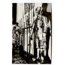 Открытка Эрмитаж — Рыцарский зал. Доспехи и холодное оружие XV-XVI века