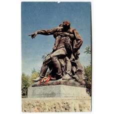 Открытка Волгоград.Мамаев курган — Скульптурная композиция на Площади Героев