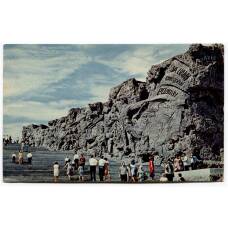 Открытка Волгоград.Мамаев курган — Стены-руины