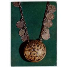 Открытка Коробочка -амулетница. Мастер Алихан Ахмедов. Серебро. Глубокая гравировка. Чернь,позолота,20-е годы XX века