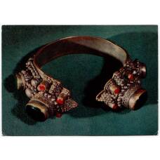 Открытка Браслет.Медь,альмандин,кораллы,зеленые камни.Зернь XVII-XVIII век