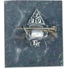 Значок барельеф грифон и кролик (вид 2)