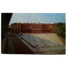 Открытка Вильнюс. Дворцовый ансамбль на площади Кутузова XVIII-XIX века