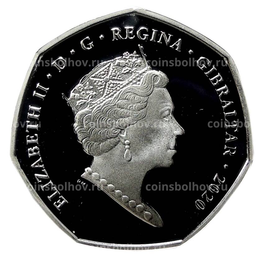 Монета 50 пенсов 2020 года Гибралтар — 75 лет Победы (цветное покрытие, в коробке) (вид 2)
