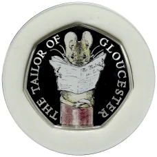 Монета 50 пенсов 2018 года Великобритания «150 лет со дня рождения Беатрис Поттер — Глостерский портной» (в коробке) (аверс)