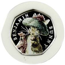 Монета 50 пенсов 2017 года Великобритания «150 лет со дня рождения Беатрис Поттер — Бенджамин Банни» (в коробке) (аверс)