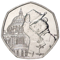 Монета 50 пенсов 2019 года Великобритания «60 лет медвежонку Паддингтону — Паддингтон у церкви Святого Павла» (аверс)