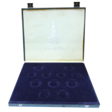 Коробка для монет номиналом 5 и 10 рублей Олимпиада-80 (б\у) (вид 2)