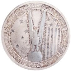 Монета 50 центов 2013 года Австралия «Австрало-американский мемориал Второй Мировой войны» (аверс)